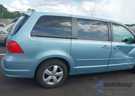 2010 Volkswagen Routan Se z USA, uszkodzony, nr VIN 2V4RW3D10AR272619
